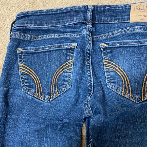 Hollister Relaxed Washed Skinny Denim Jeans - Picture 11 of 12